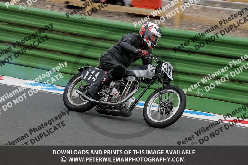 Vintage motorcycle club;eventdigitalimages;mallory park;mallory park trackday photographs;no limits trackdays;peter wileman photography;trackday digital images;trackday photos;vmcc festival 1000 bikes photographs